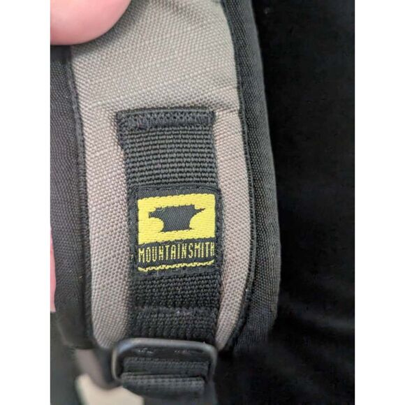 Mountainsmith Anvil Daypack, Gray & Black - Picture 2 of 7